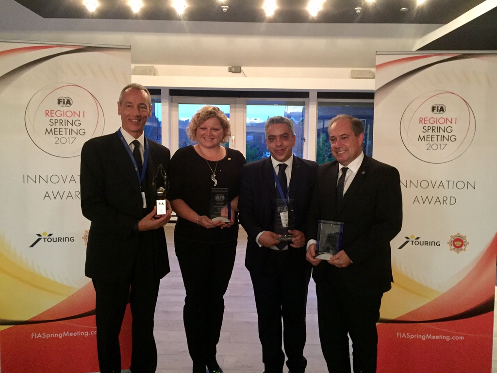 La consegna del premio Innovation Awards 2016