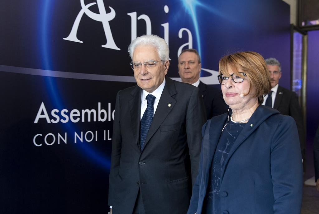 Il presidente della Repubblica Sergio Mattarella e la Presidente dell'Ania Maria Bianca Farina